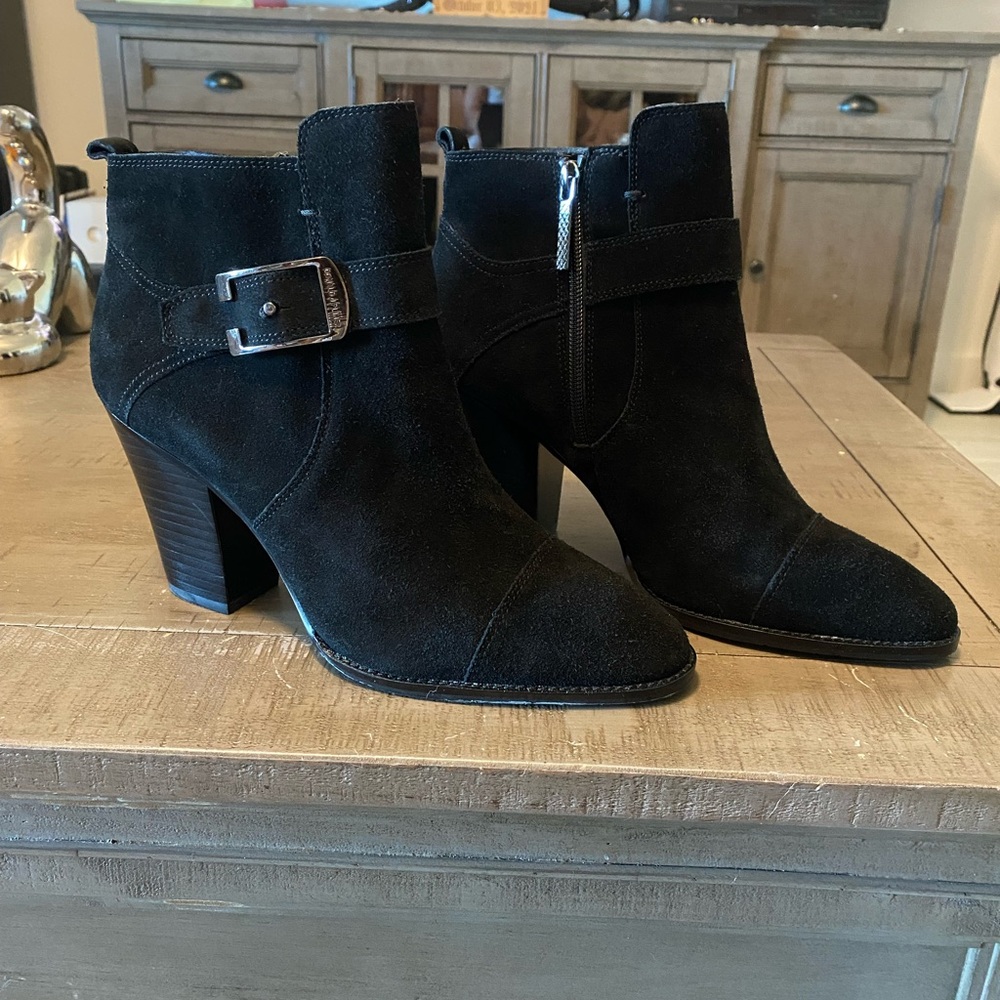 Donald J. Pliner “Santo” Black Suede Heeled Boots with Buckle